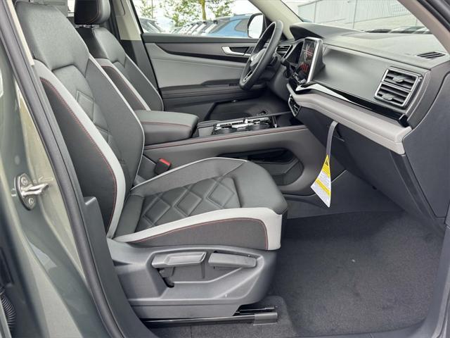 new 2025 Volkswagen Atlas car, priced at $48,611