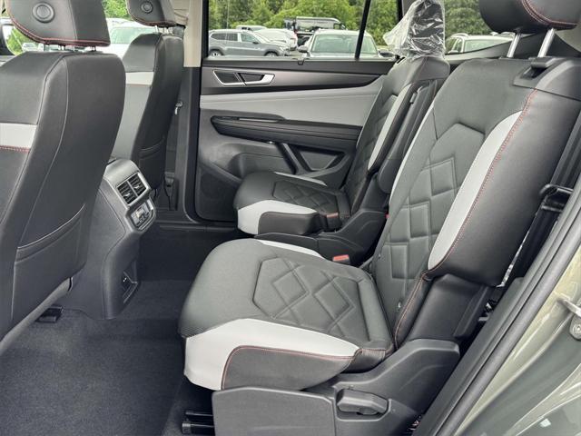 new 2025 Volkswagen Atlas car, priced at $48,611