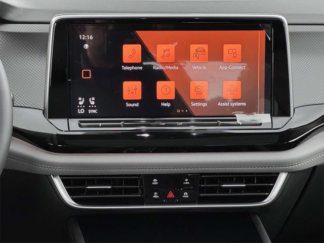 new 2025 Volkswagen Atlas car, priced at $48,611