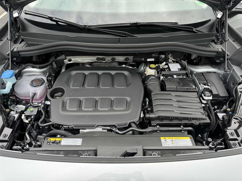 new 2025 Volkswagen Tiguan car, priced at $33,393