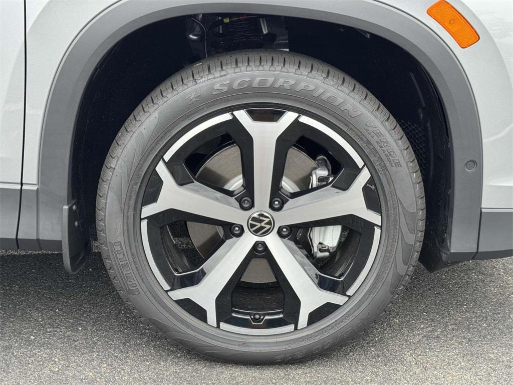 new 2025 Volkswagen Tiguan car, priced at $33,393