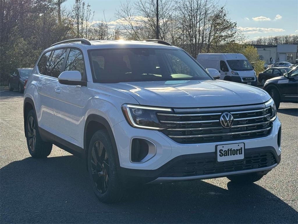 new 2025 Volkswagen Atlas car, priced at $46,000