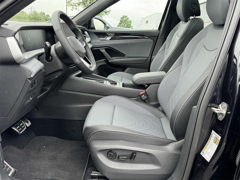 new 2025 Volkswagen Tiguan car, priced at $38,736