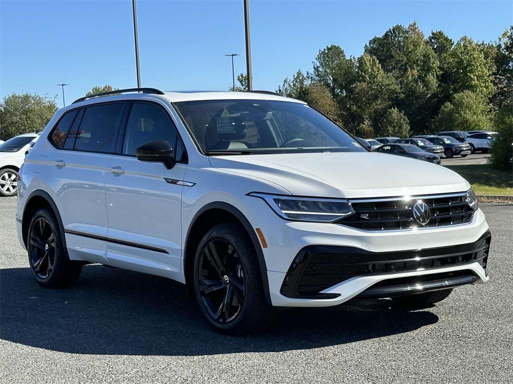 new 2024 Volkswagen Tiguan car, priced at $38,006