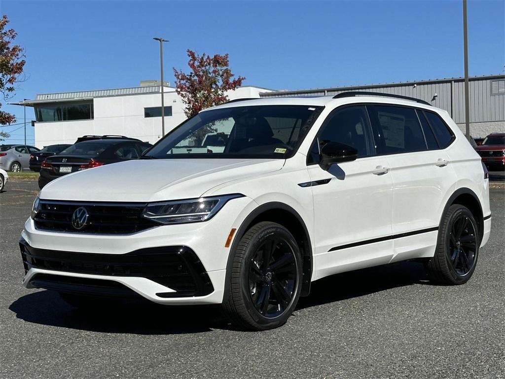 new 2024 Volkswagen Tiguan car, priced at $38,006