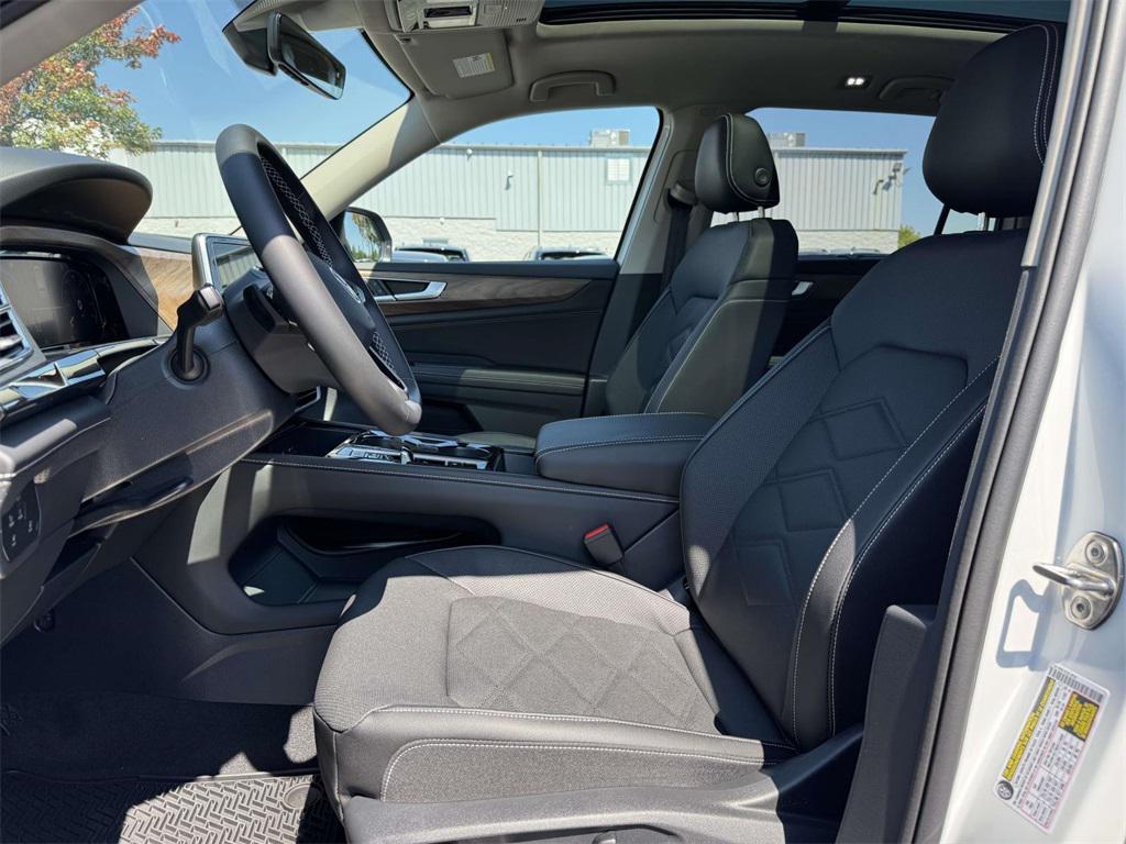 new 2026 Volkswagen Atlas car, priced at $50,694