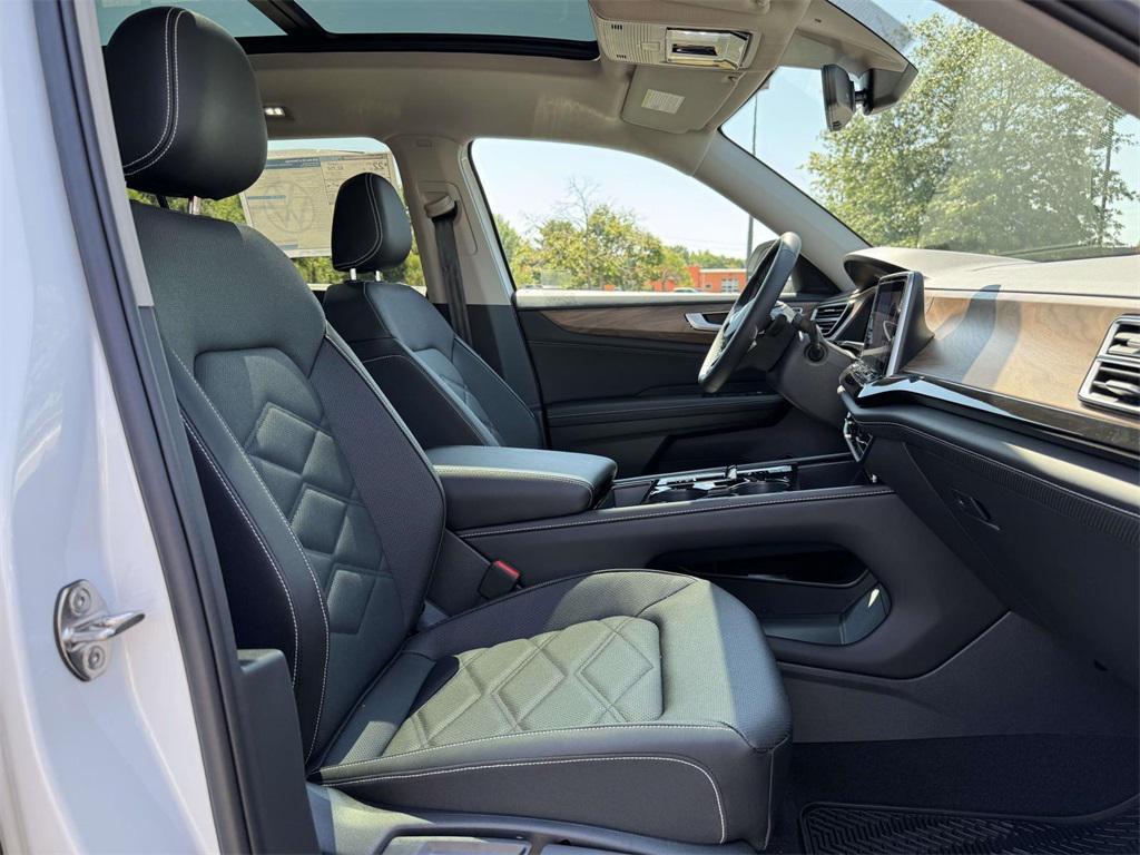 new 2026 Volkswagen Atlas car, priced at $50,694