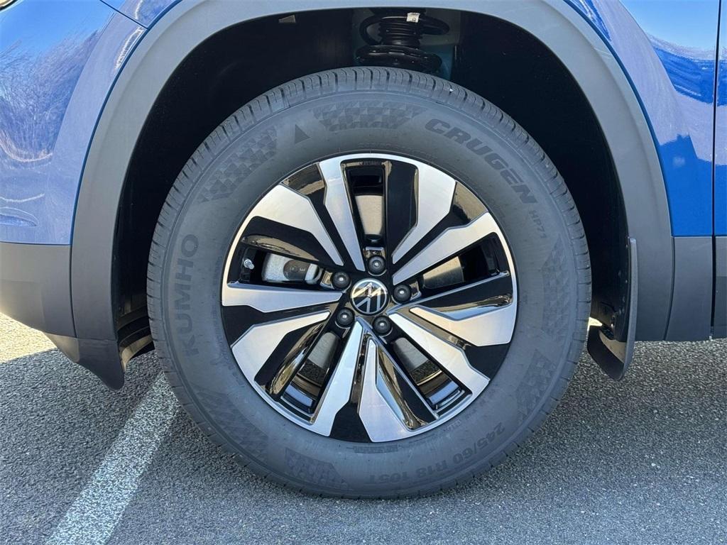 new 2025 Volkswagen Atlas car, priced at $39,404