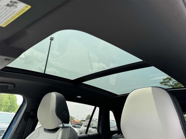 new 2025 Volkswagen Tiguan car, priced at $43,238