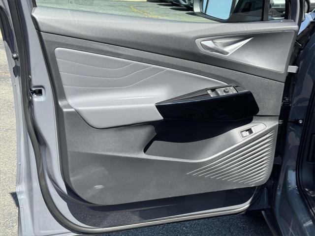 new 2025 Volkswagen ID.4 car, priced at $49,561