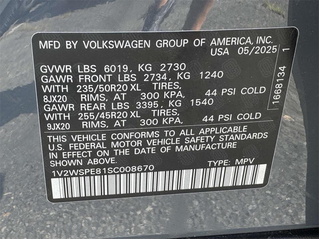 new 2025 Volkswagen ID.4 car, priced at $49,561