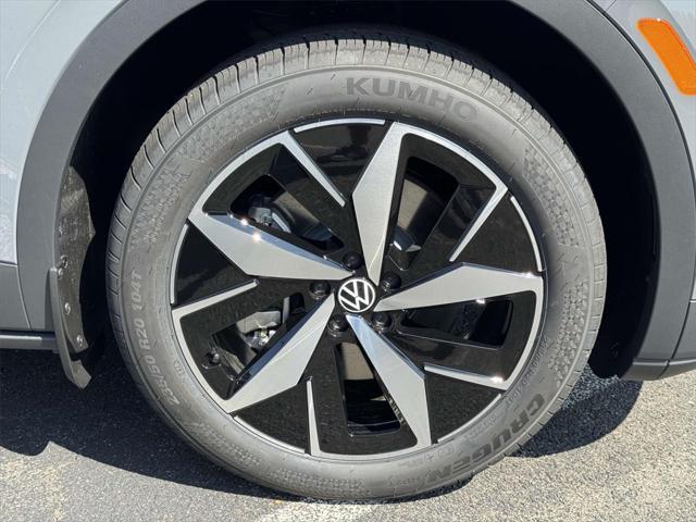 new 2025 Volkswagen ID.4 car, priced at $49,561