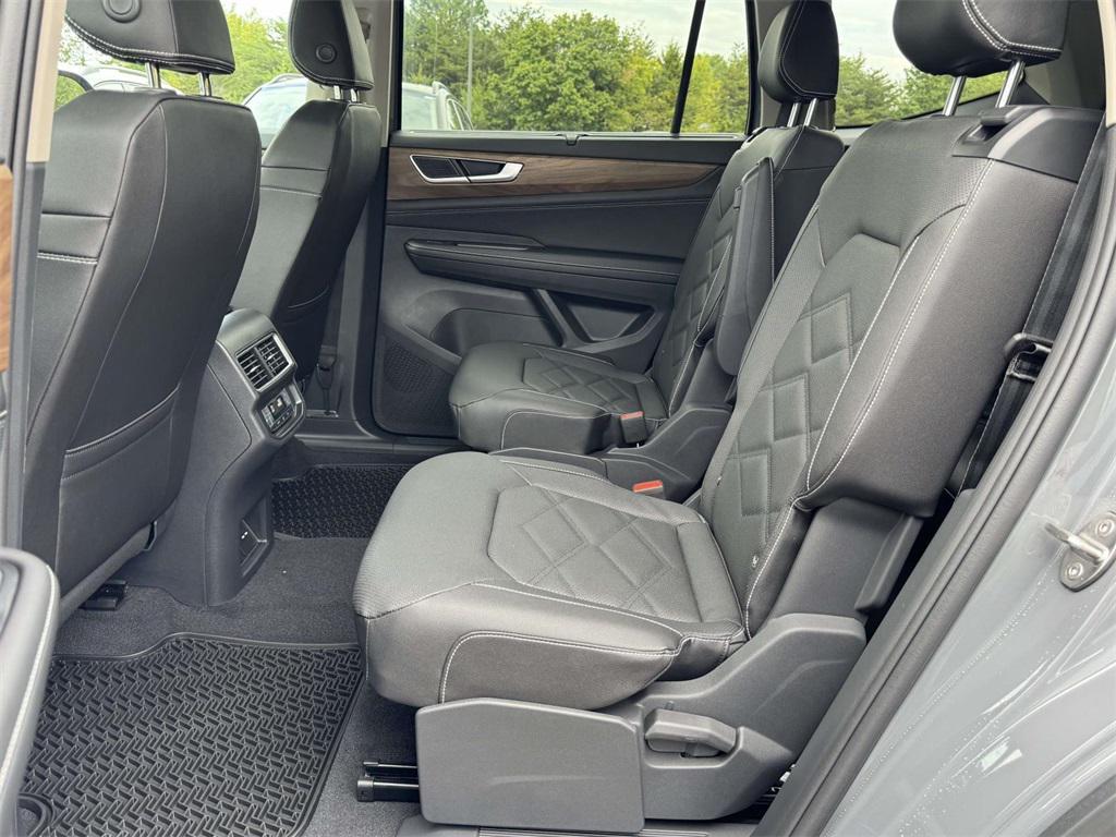 new 2026 Volkswagen Atlas car, priced at $50,354