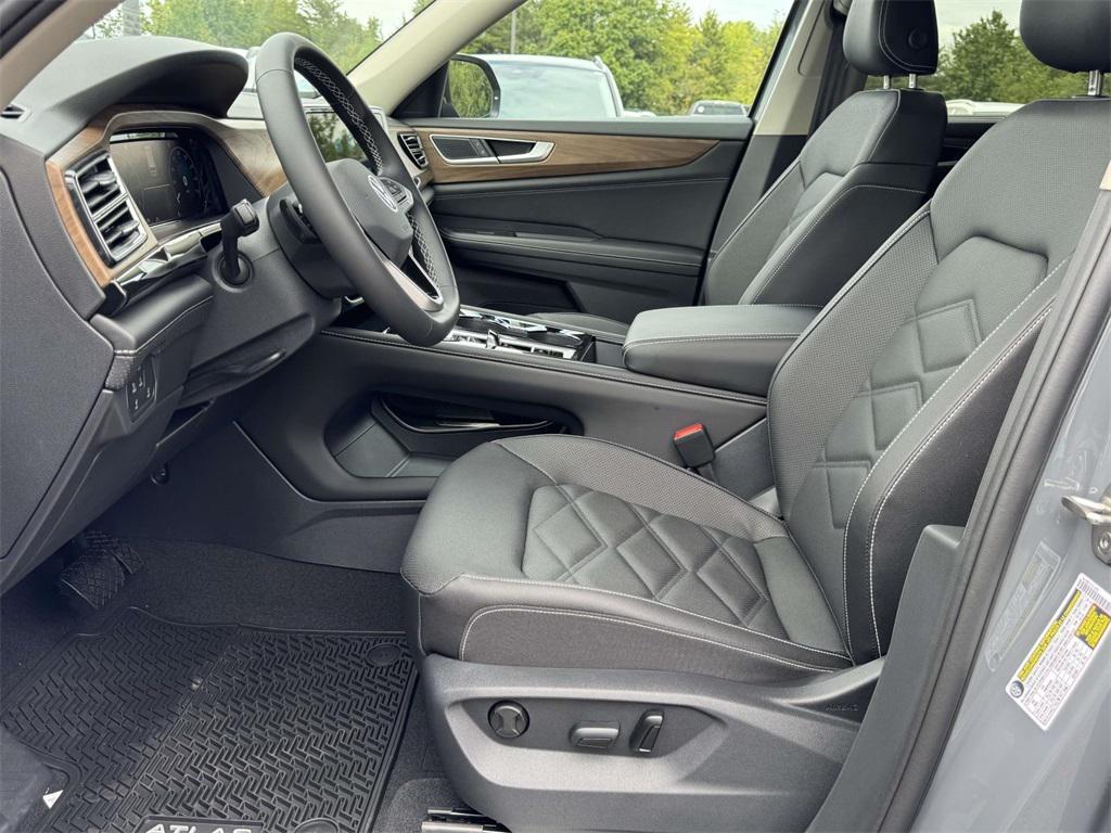 new 2026 Volkswagen Atlas car, priced at $50,354