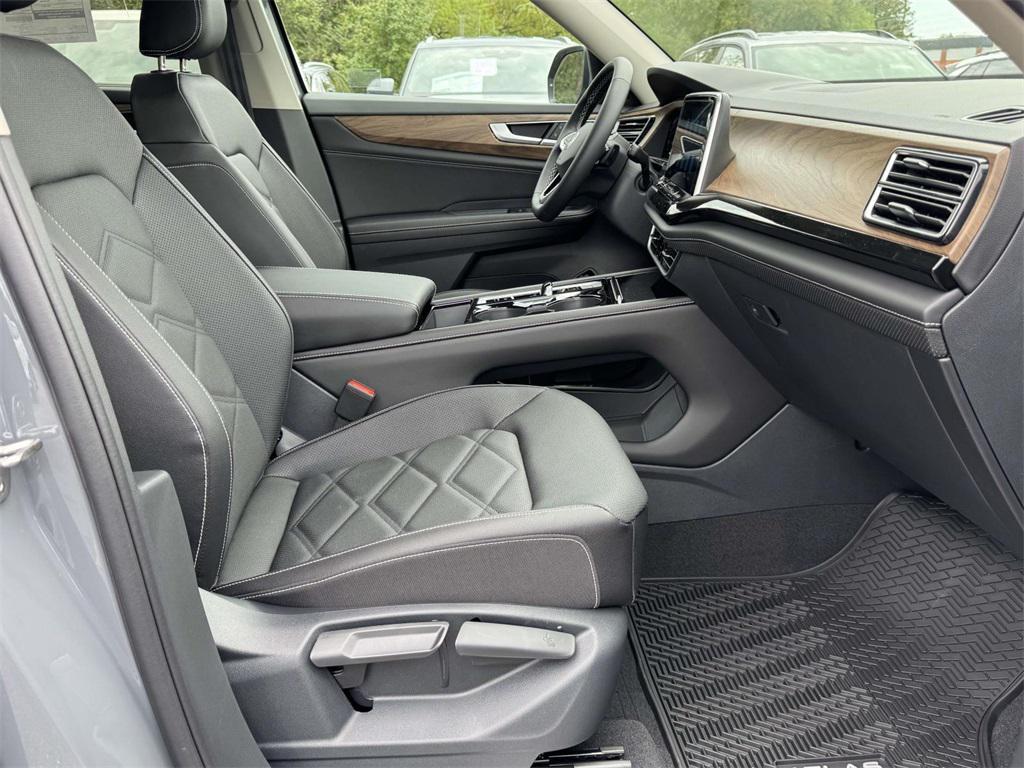 new 2026 Volkswagen Atlas car, priced at $50,354