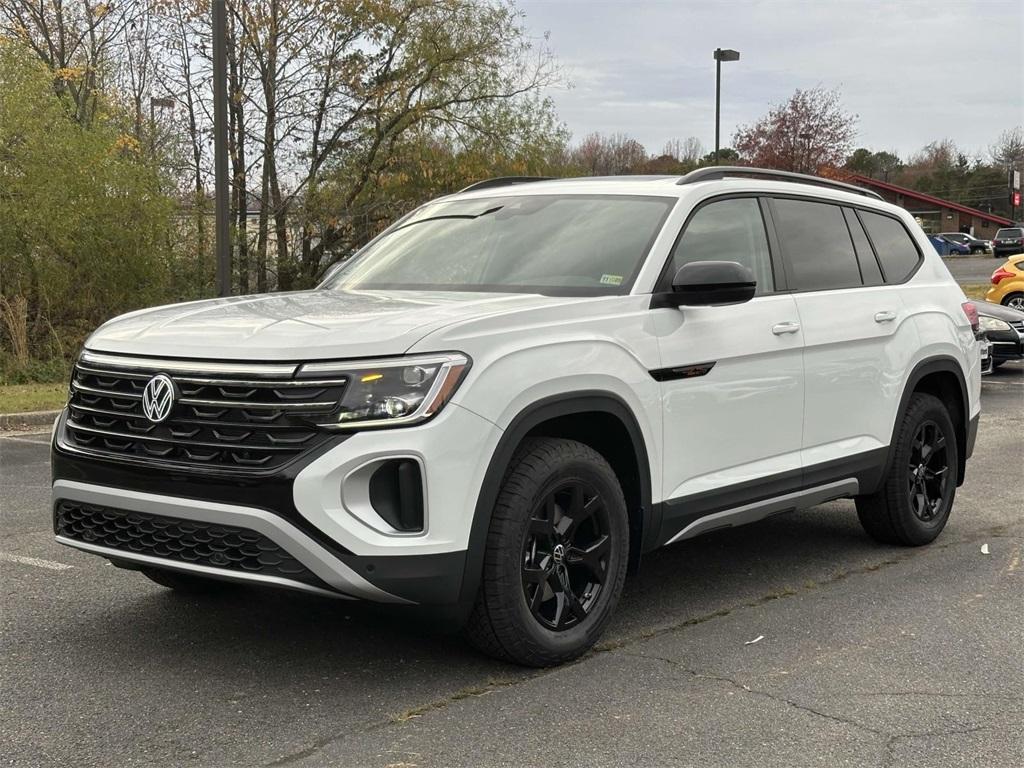 new 2025 Volkswagen Atlas car, priced at $48,319