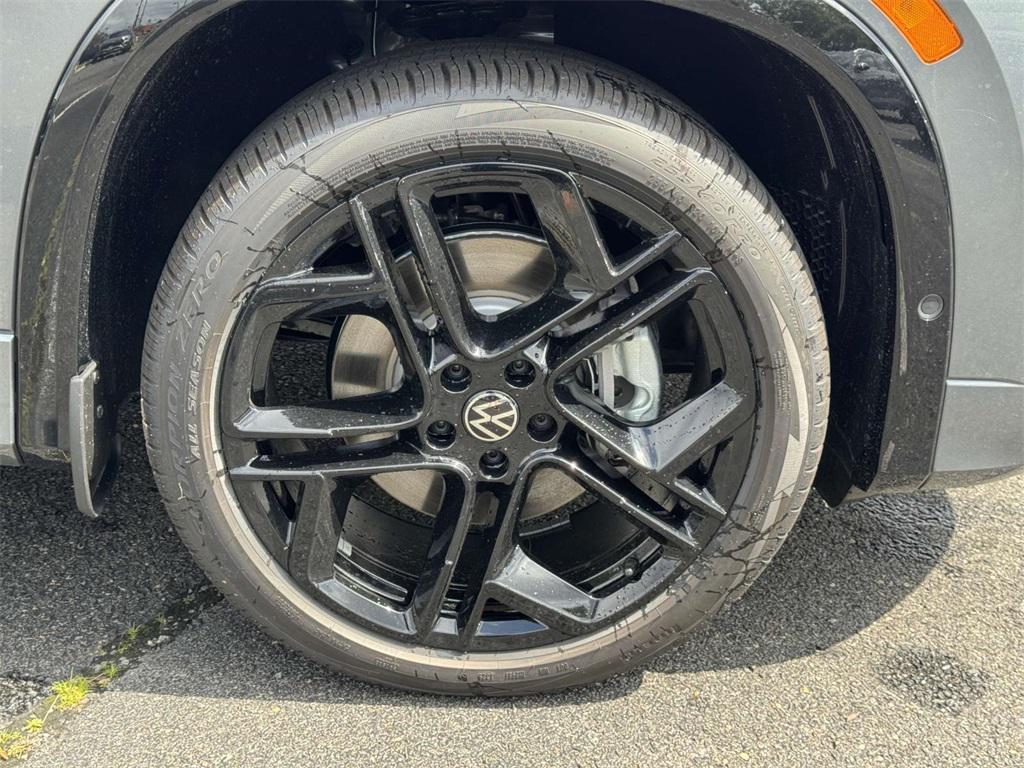 new 2025 Volkswagen Tiguan car, priced at $38,736