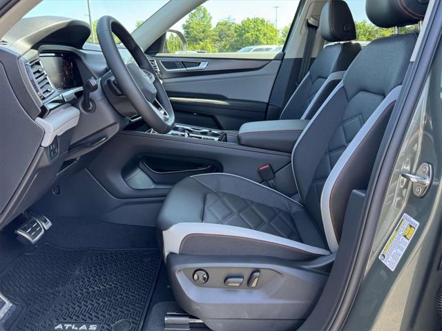 new 2025 Volkswagen Atlas car, priced at $48,146