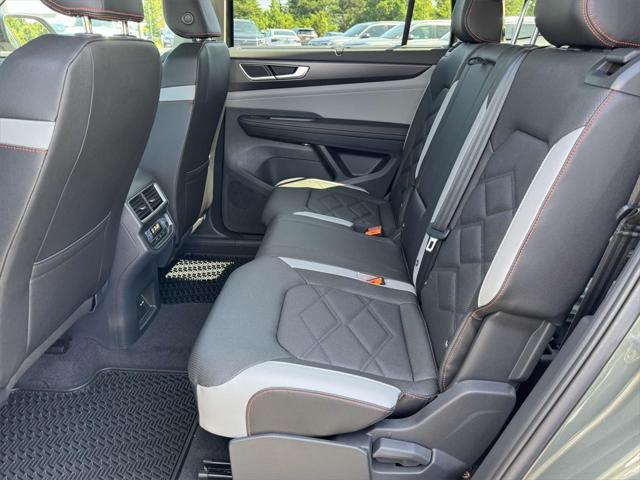 new 2025 Volkswagen Atlas car, priced at $48,146