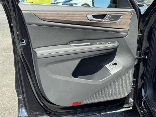 new 2025 Volkswagen Atlas car, priced at $55,096