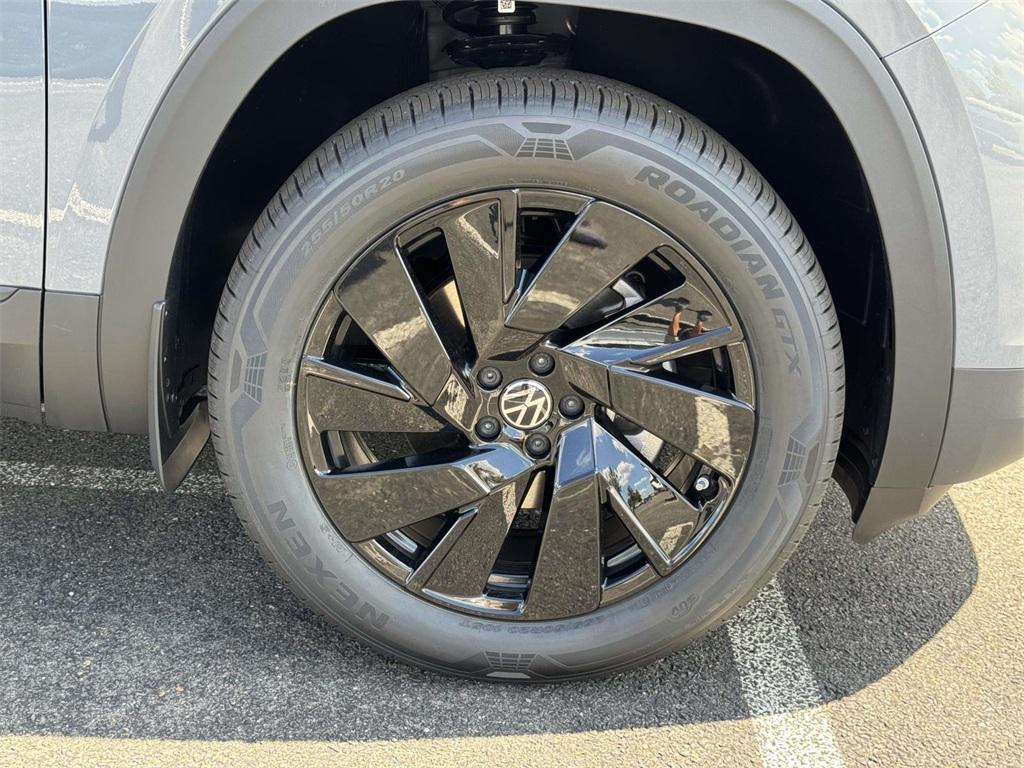 new 2026 Volkswagen Atlas Cross Sport car, priced at $49,201