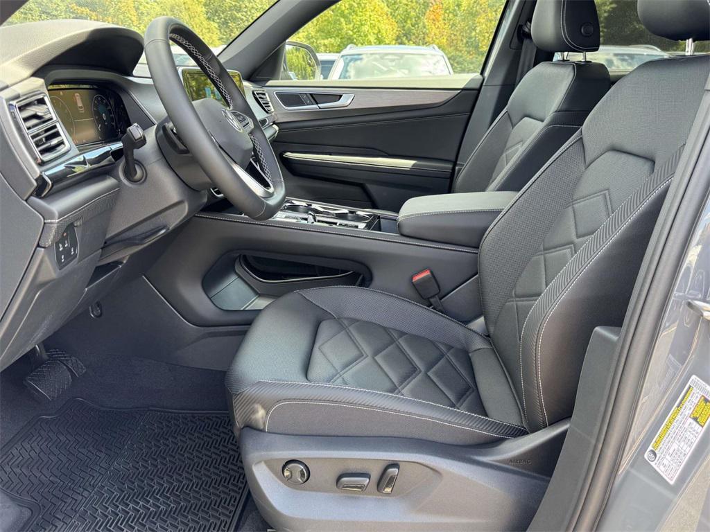 new 2026 Volkswagen Atlas Cross Sport car, priced at $49,201