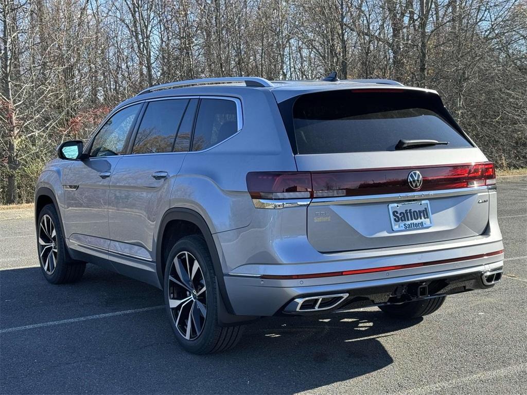 new 2025 Volkswagen Atlas car, priced at $55,036