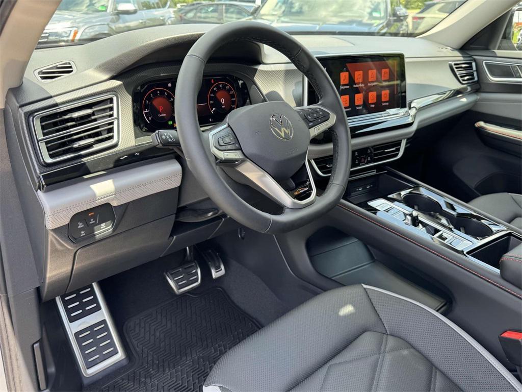 new 2025 Volkswagen Atlas car, priced at $48,371