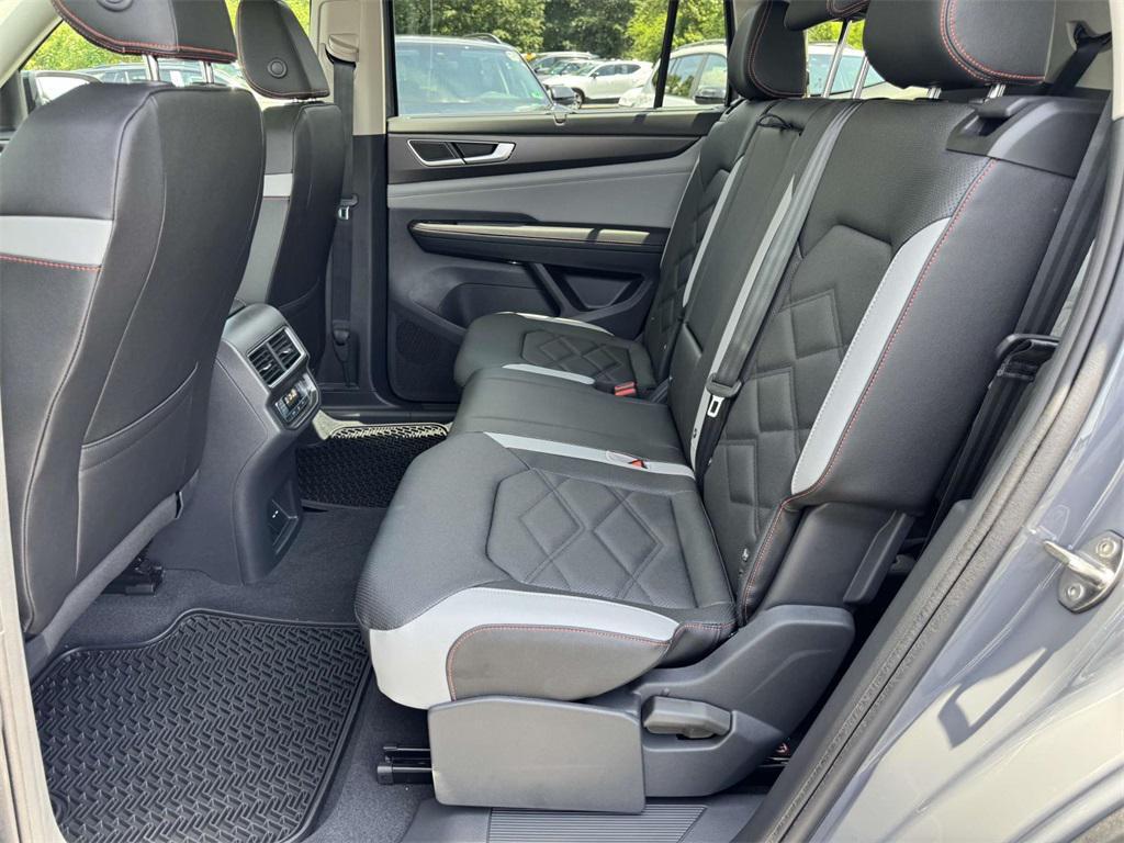 new 2025 Volkswagen Atlas car, priced at $48,371