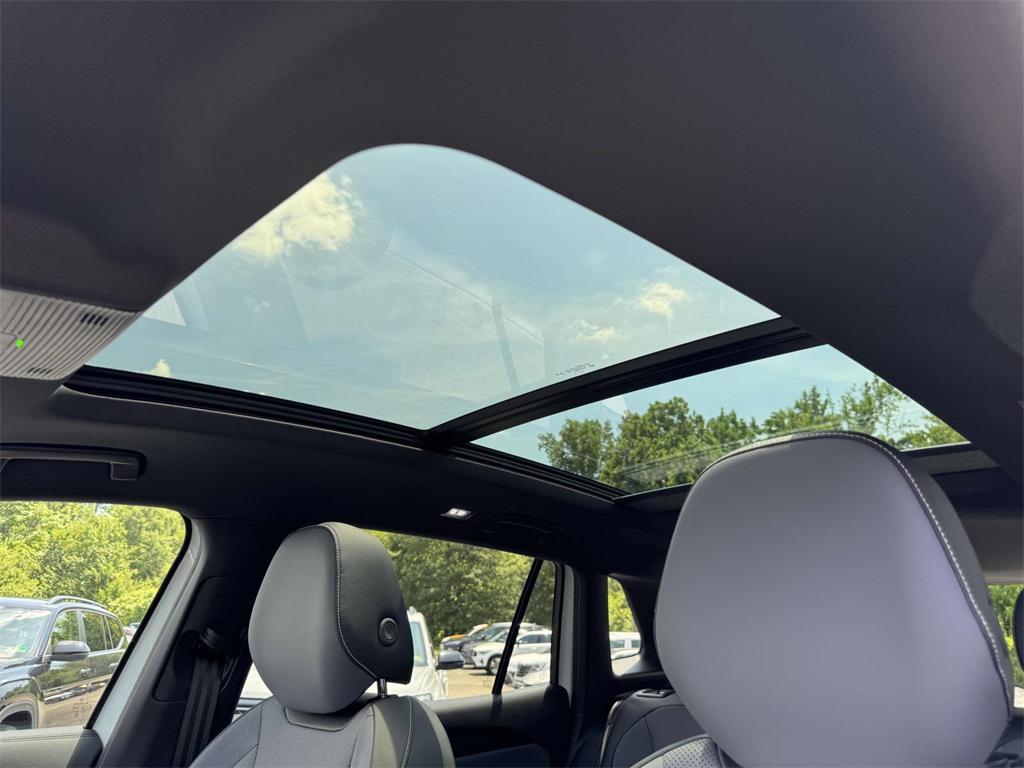 new 2025 Volkswagen Tiguan car, priced at $38,786