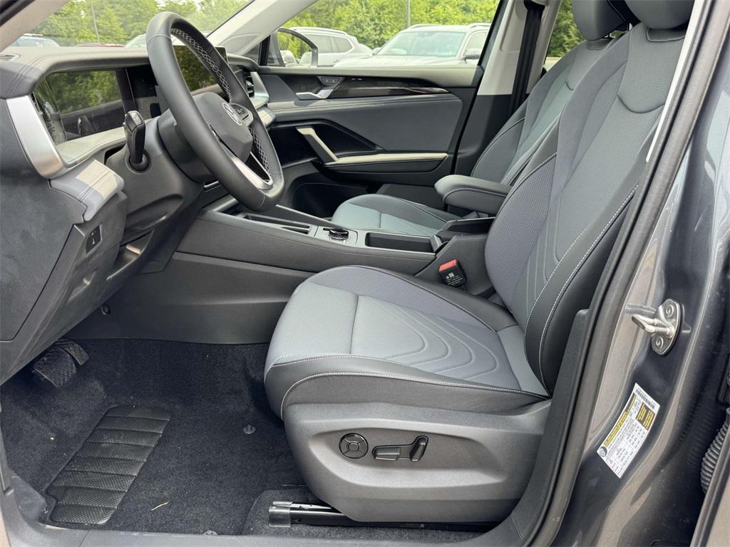 new 2025 Volkswagen Tiguan car, priced at $34,076
