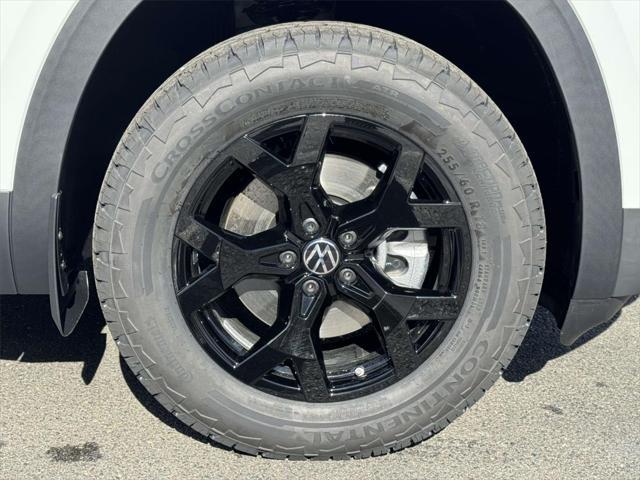 new 2025 Volkswagen Atlas car, priced at $48,489