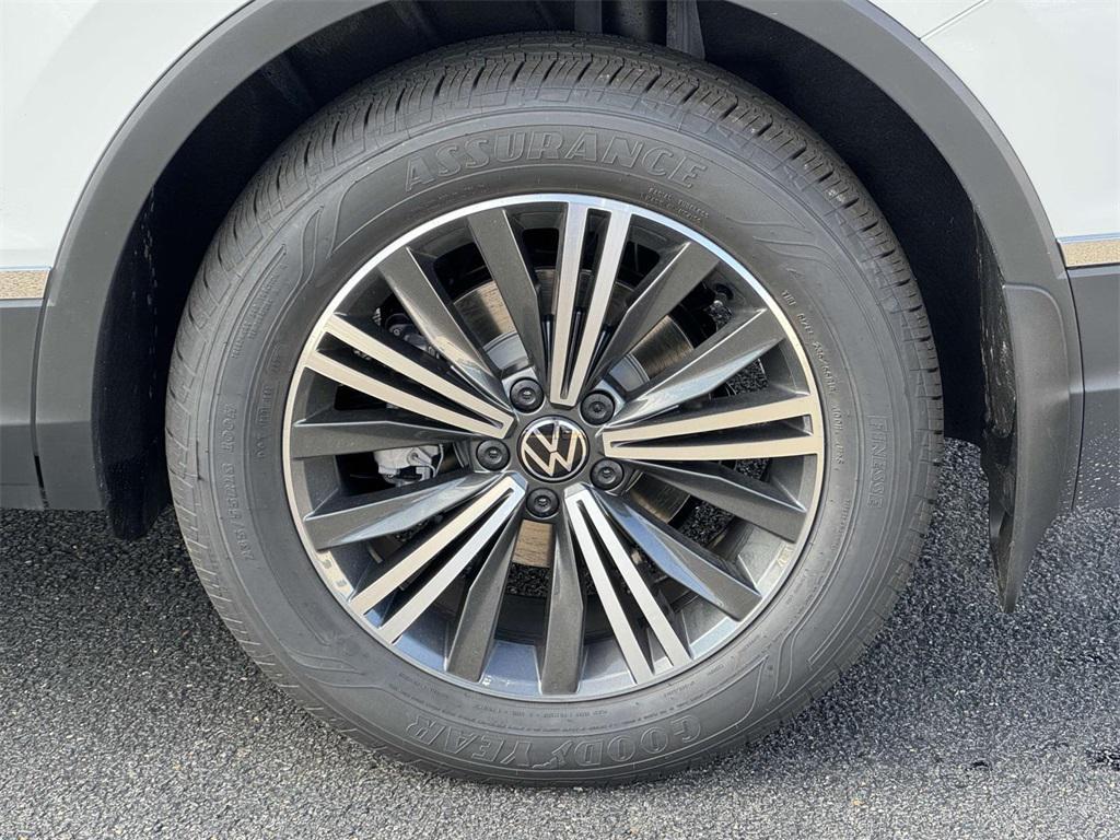 new 2024 Volkswagen Tiguan car, priced at $31,711