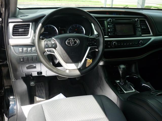 used 2019 Toyota Highlander car, priced at $20,995