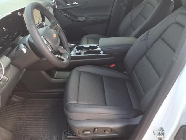 new 2026 Chevrolet Equinox car, priced at $32,990