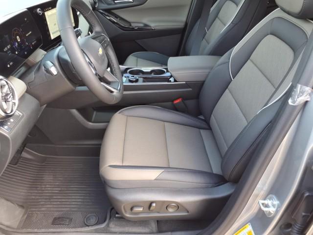 new 2026 Chevrolet Equinox car, priced at $32,990