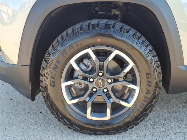 new 2026 Chevrolet Equinox car, priced at $39,290