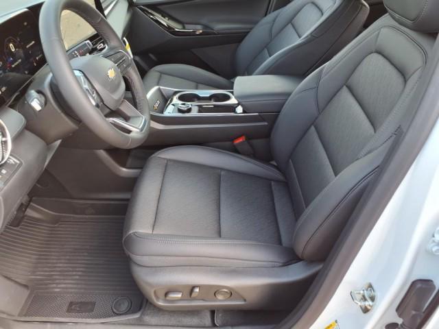 new 2026 Chevrolet Equinox car, priced at $32,990