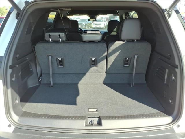 new 2025 Chevrolet Traverse car, priced at $45,030