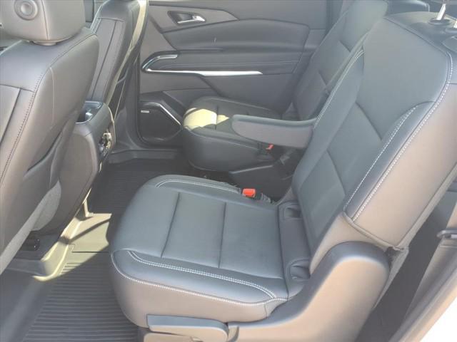 new 2025 Chevrolet Traverse car, priced at $45,030