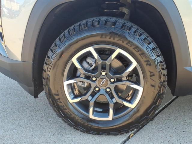 new 2026 Chevrolet Equinox car, priced at $39,290