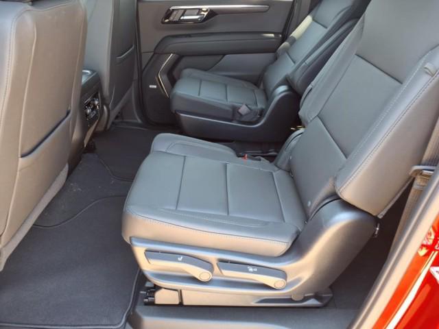 new 2025 Chevrolet Suburban car, priced at $71,840