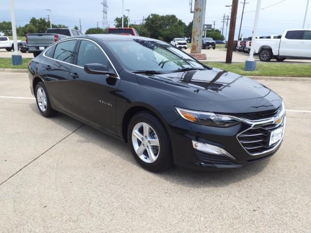 new 2025 Chevrolet Malibu car, priced at $24,245