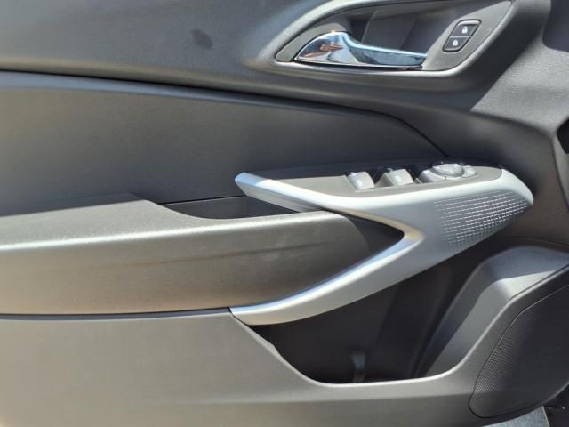 new 2025 Chevrolet Trax car, priced at $24,290