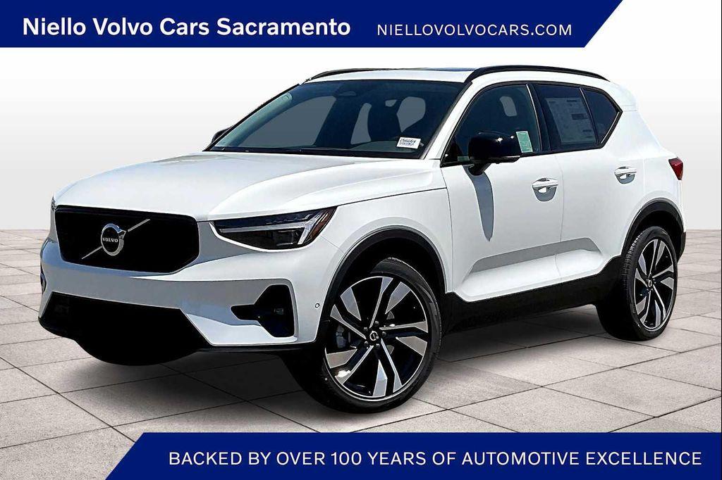new 2025 Volvo XC40 car, priced at $46,310