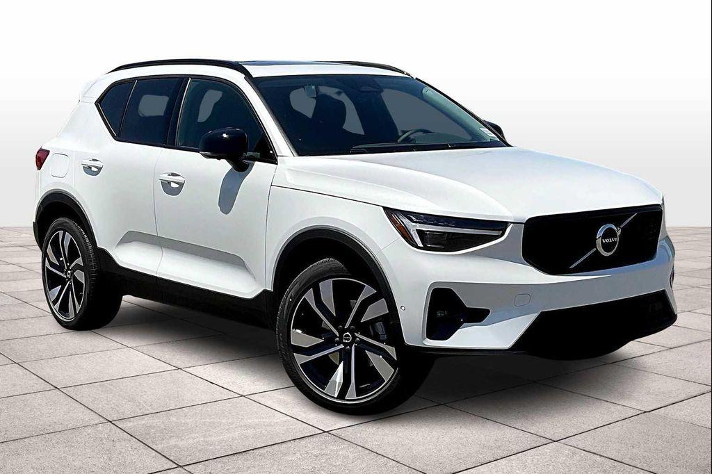 new 2025 Volvo XC40 car, priced at $46,310