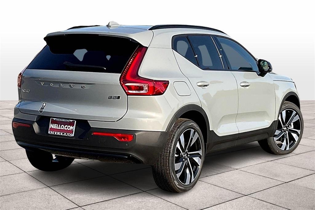 new 2025 Volvo XC40 car, priced at $50,825