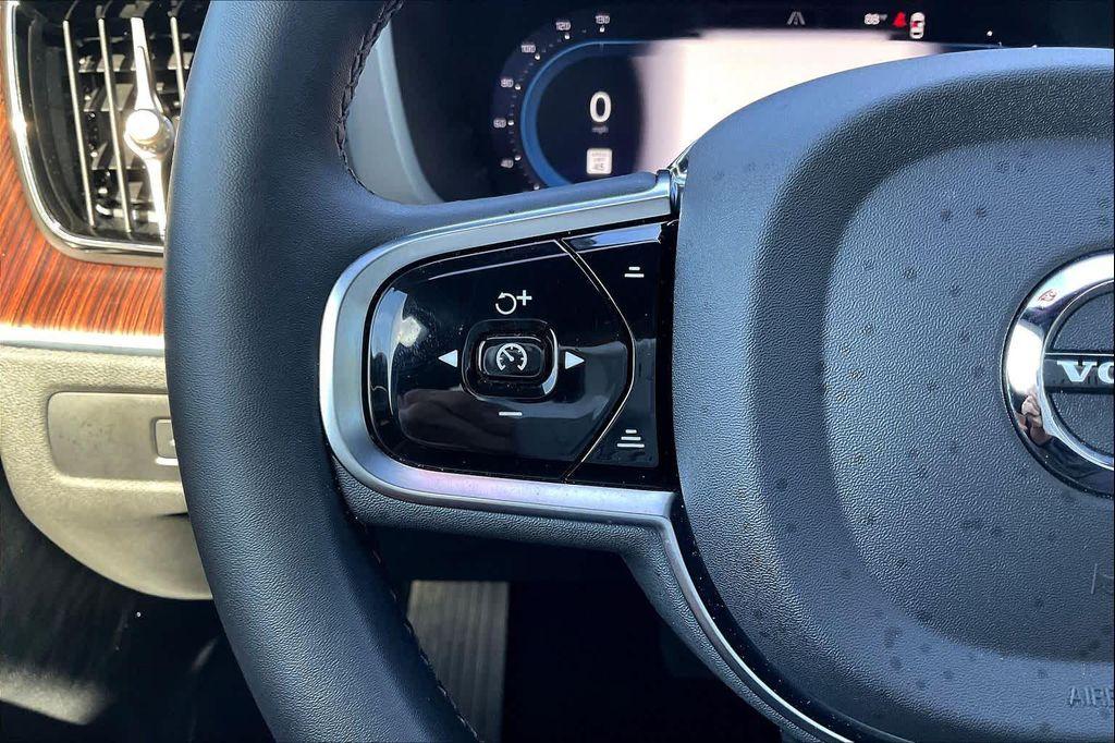 used 2024 Volvo XC60 Recharge Plug-In Hybrid car, priced at $53,485