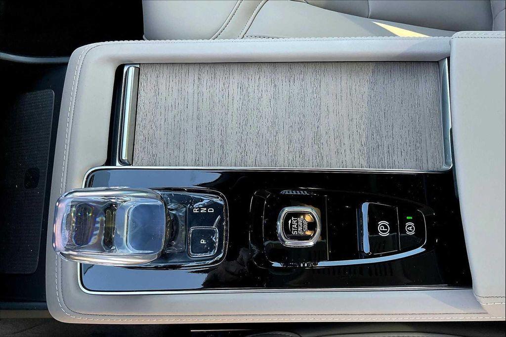 new 2025 Volvo XC90 Plug-In Hybrid car, priced at $75,095