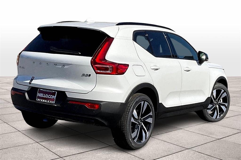 new 2024 Volvo XC40 car, priced at $49,721